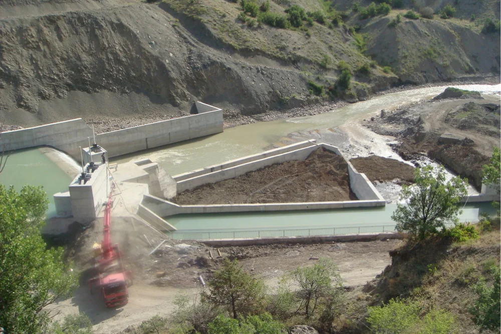 Kayalık HES (Regülatör ve Çökeltim Havuzu Projesi)