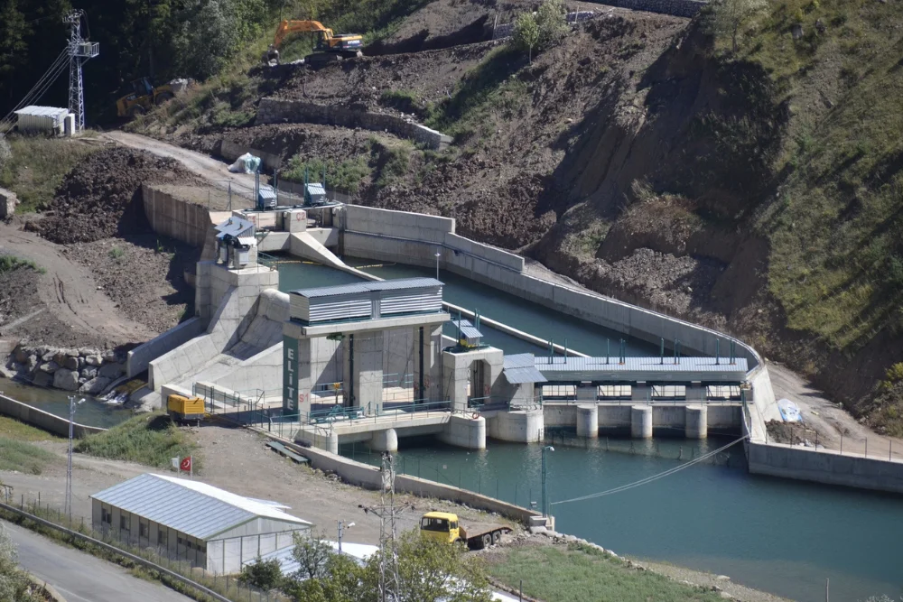 Papart Regülatörü ve Hidroelektrik Santrali