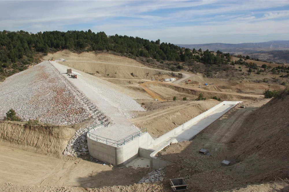Uşak Merkez Halaçlar Barajı